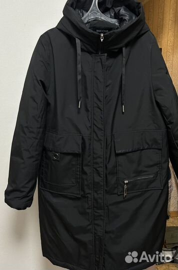 Две женские куртки