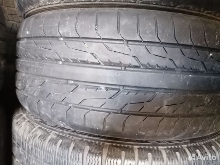 Toyo DRB 215/55 R17