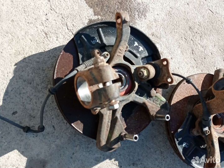 Кулак поворотный правый к Volkswagen Golf 4