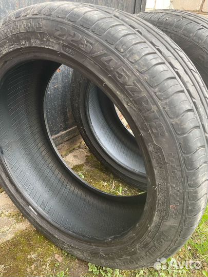 Royal Black Royal Performance 225/45 R18 95W