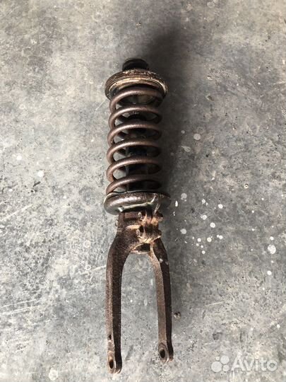 Стойка передняя правая/левая Kia Sportage 1