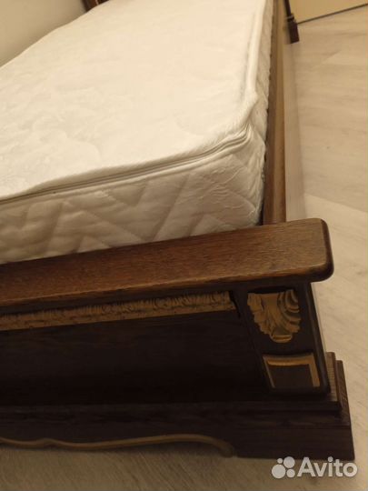 Кровать