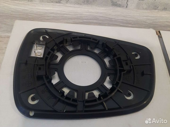 Зеркальный элемент Hyundai Solaris 2010-2017