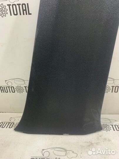 Накладка центральной стойки правая Volkswagen Polo