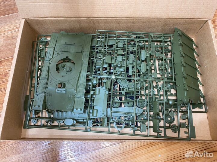 Модель основного боевого танка Т-80бв