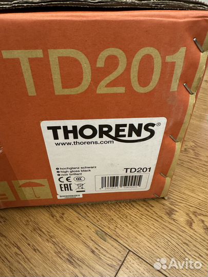 Виниловый проигрыватель Thorens TD201