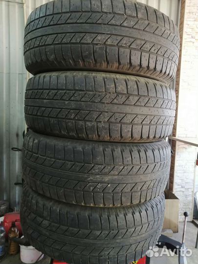 Goodyear Assurance TripleTred 275/65 R17