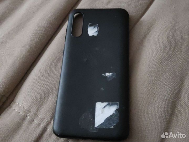 Чехлы на телефон