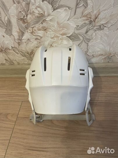 Хоккейный шлем