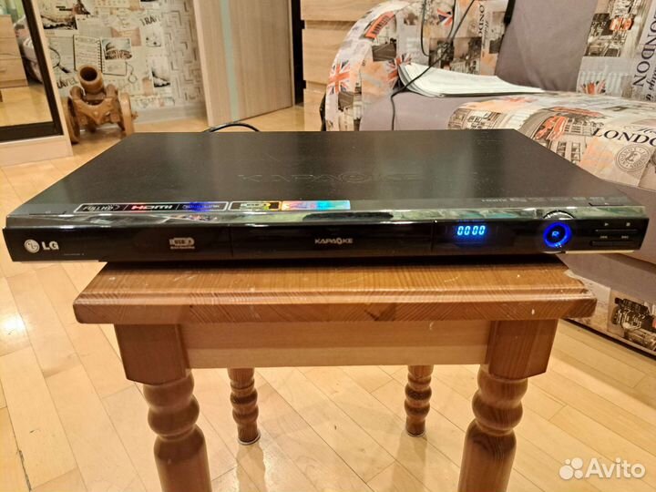 DVD Караоке система с микрофонами и диском