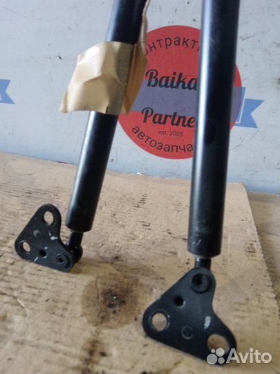 Амортизаторы 5й двери Daihatsu Hijet S331V KF-VE