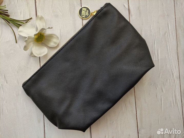 Кисти, бьютиблендер и аксессуары