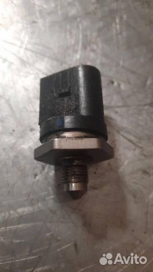 Клапан тнвд Volkswagen Passat B6 2006 261545025