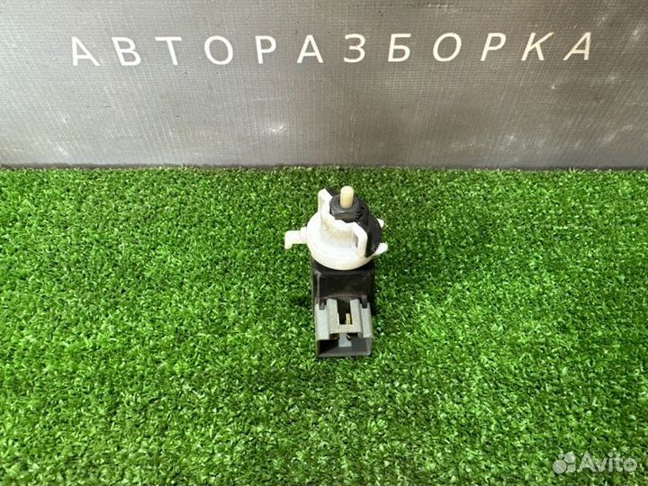 Выключатель стоп-сигнала(лягушка) Kia Picanto 2