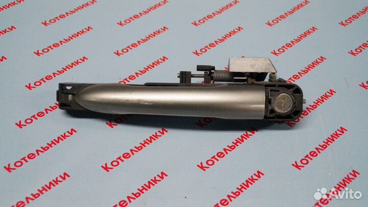 Nissan 80611-AV60A Ручка передняя левая