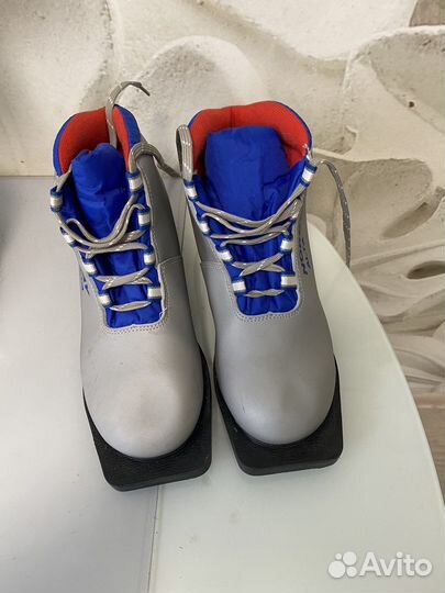 Лыжные ботинки,лыжи