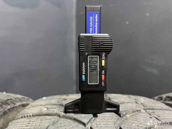 Bridgestone Blizzak Spike-01 235/45 R18 98T