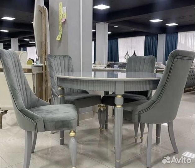 Комплект стол и стулья