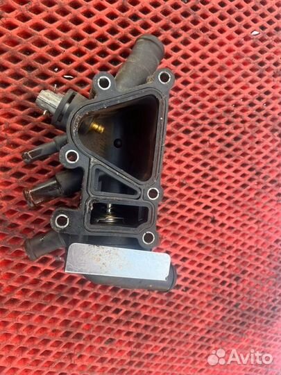 Корпус термостата Ford Focus 1 седан 1.6 2004