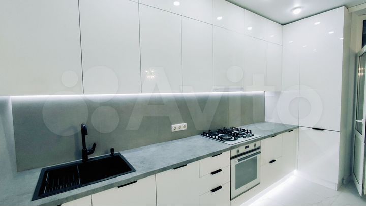 2-к. квартира, 55 м², 5/18 эт.