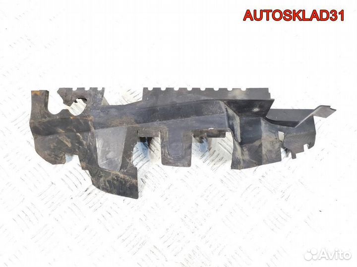 Воздуховод радиатора левый VW Passat B5 3B0121283D