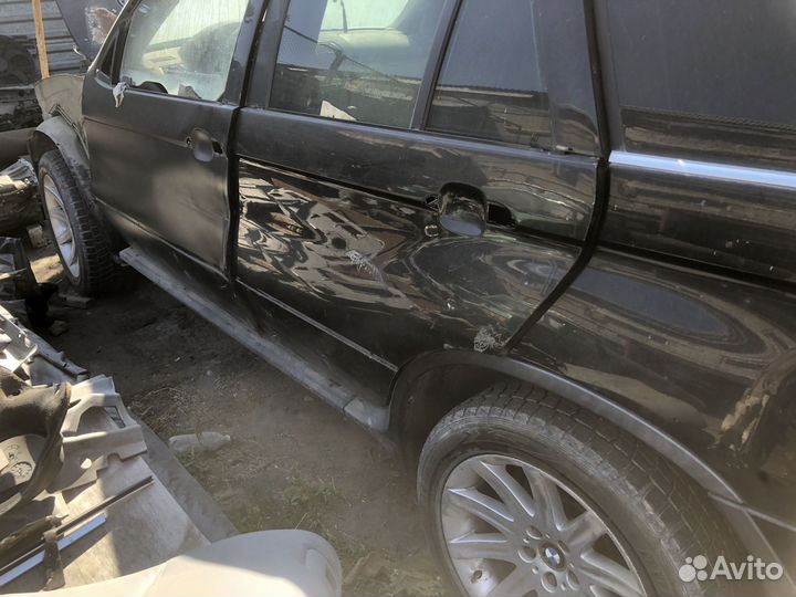 Задняя левая дверь е53