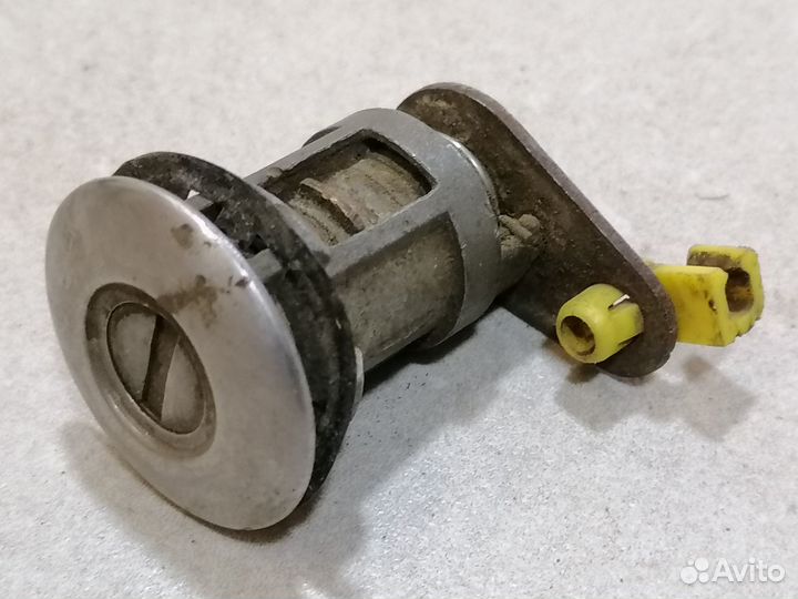 Личинка замка двери Kia Rio 1 2000-2005
