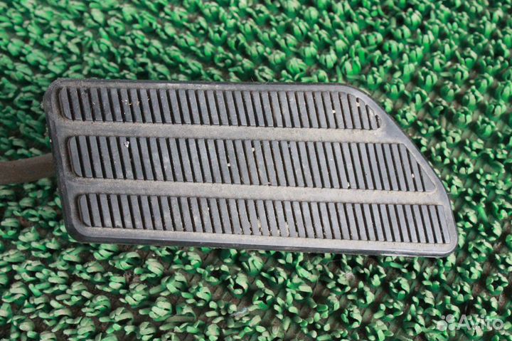 Педали газа и тормоза Chevrolet Suburban GMT400