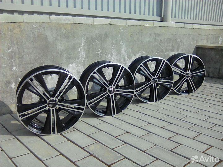 Продаю литые диски