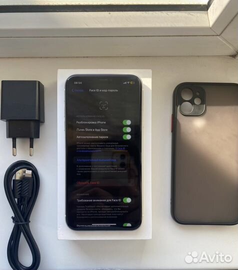 iPhone 11, 64 ГБ