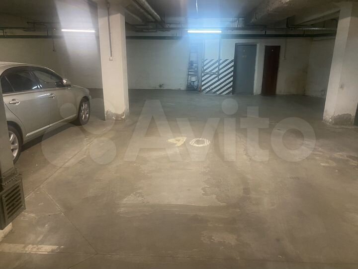 Машиноместо, 15 м²