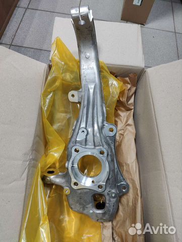 Поворотный кулак левый Genesis GV80