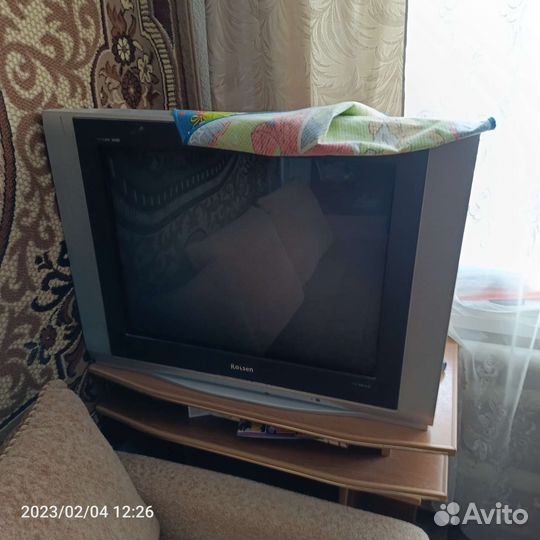 Два Телевизор на запчасти
