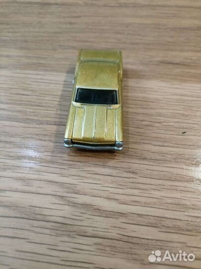 Hot wheels машинка