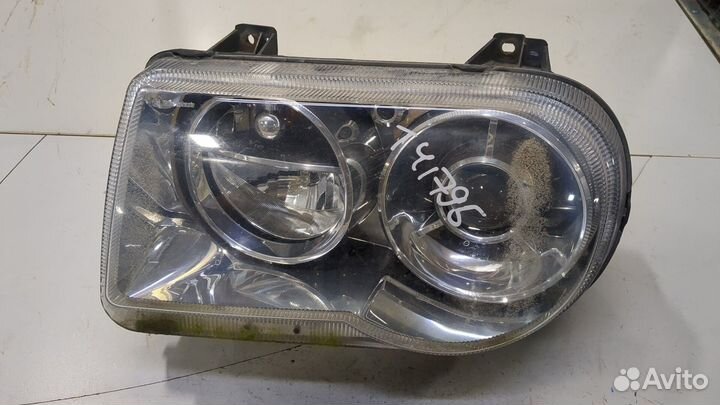 Фара (передняя) Chrysler 300C, 2005