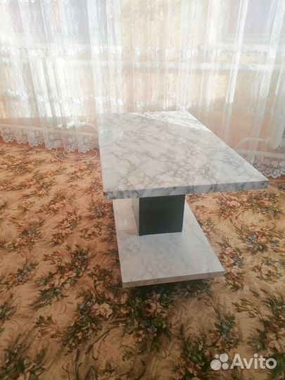 Журнальный столик на колесах бу