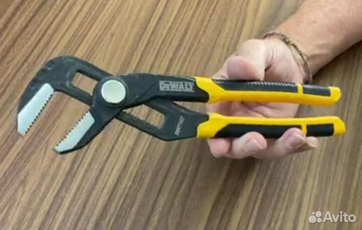 Губки пассатижи прямые Dewalt Pushlock Pliers