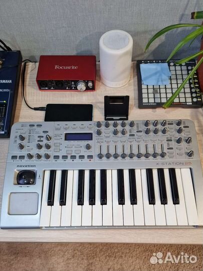 Novation X-Station 25