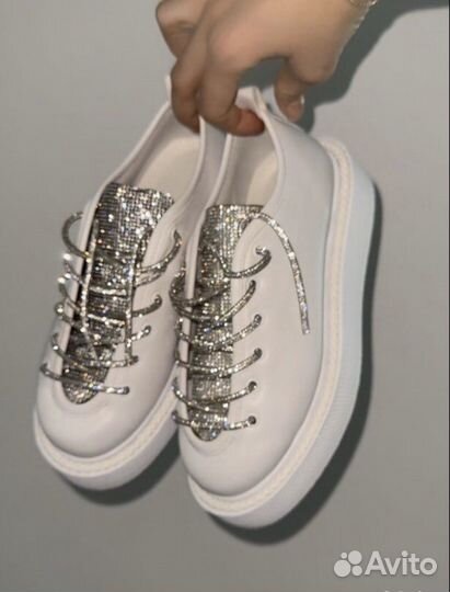 Шнурки со стразами