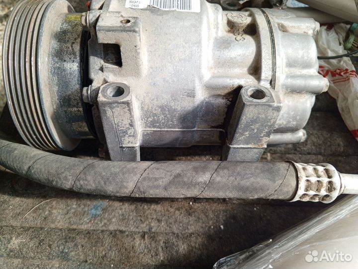 Компрессор кондиционера Renault Logan 1