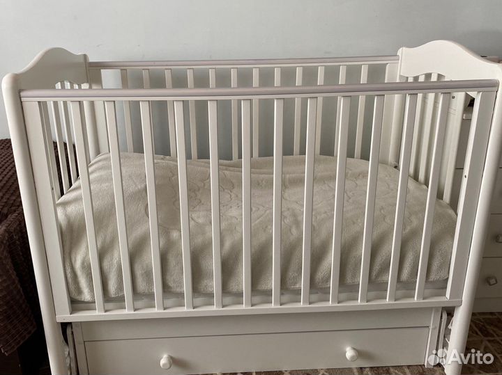 Детская кроватка
