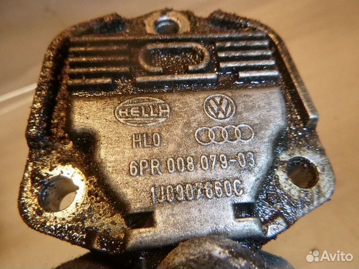 Датчик уровня масла audi A8 D3 2002