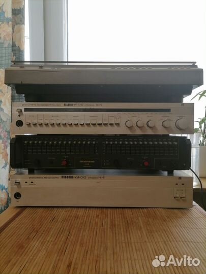 Проигрыватель винила, усилитель, колонки