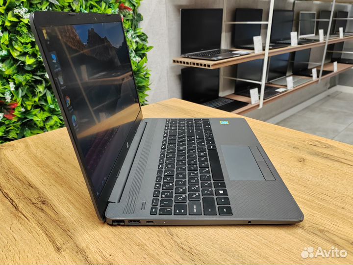 Классный тонкий ноутбук HP IPS экран