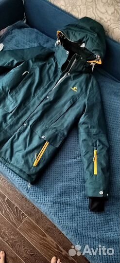 Горнолыжная куртка женская