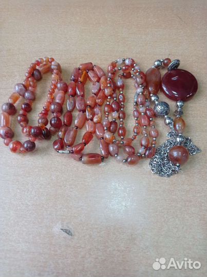 Бусы из сердолика