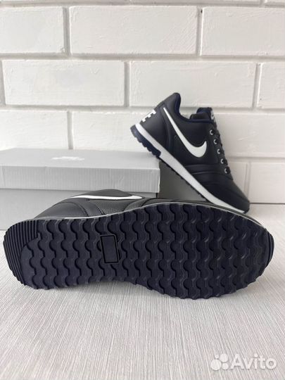 Новые мужские кроссовки Nike