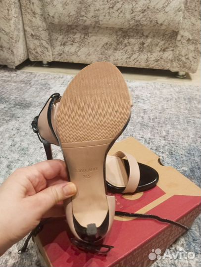 Босоножки женские