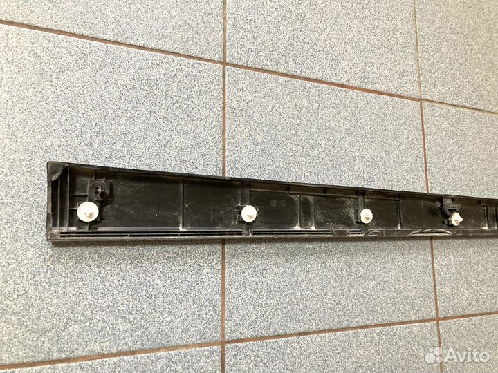 Молдинг пер прав двери LADA Vesta Cross 2017-2021