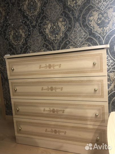 Кровать с тумбами и комод